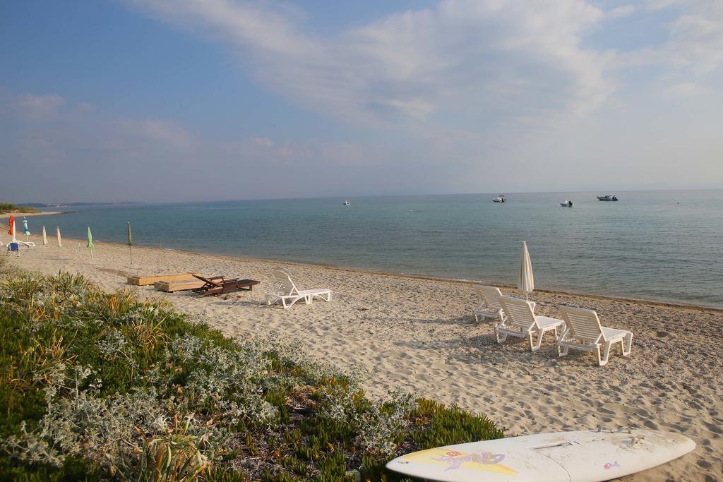 Beach Front Chanioti Πολύχρονο Εξωτερικό φωτογραφία