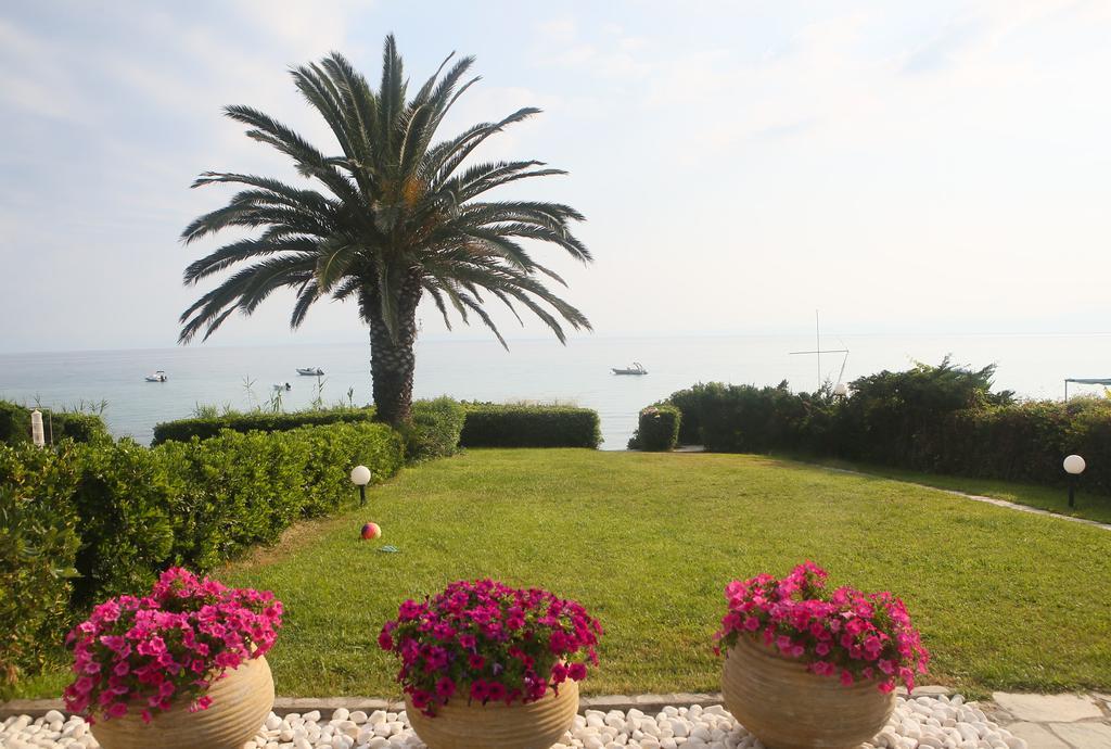 Beach Front Chanioti Πολύχρονο Εξωτερικό φωτογραφία